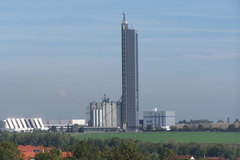 Самый высокий и самый крупный элеваторы в мире